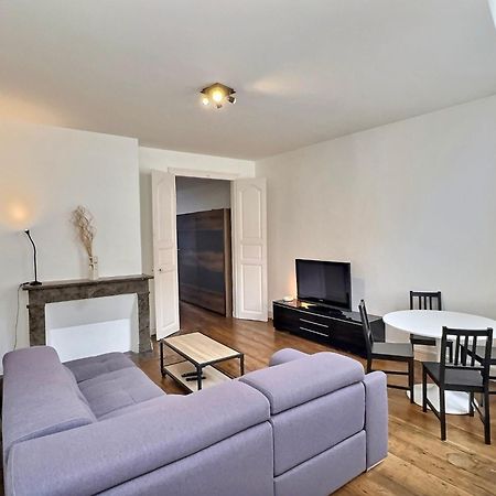 Wonderhost, Superbes Volumes Et Charme De L'Ancien Apartment โป ภายนอก รูปภาพ