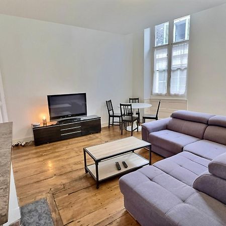 Wonderhost, Superbes Volumes Et Charme De L'Ancien Apartment โป ภายนอก รูปภาพ