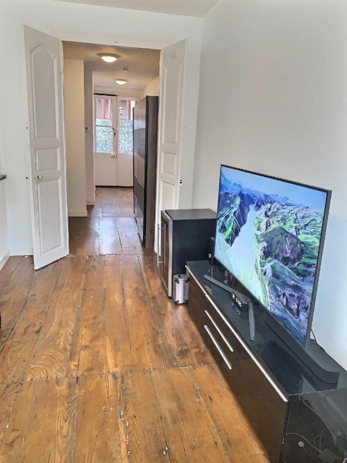 Wonderhost, Superbes Volumes Et Charme De L'Ancien Apartment โป ภายนอก รูปภาพ