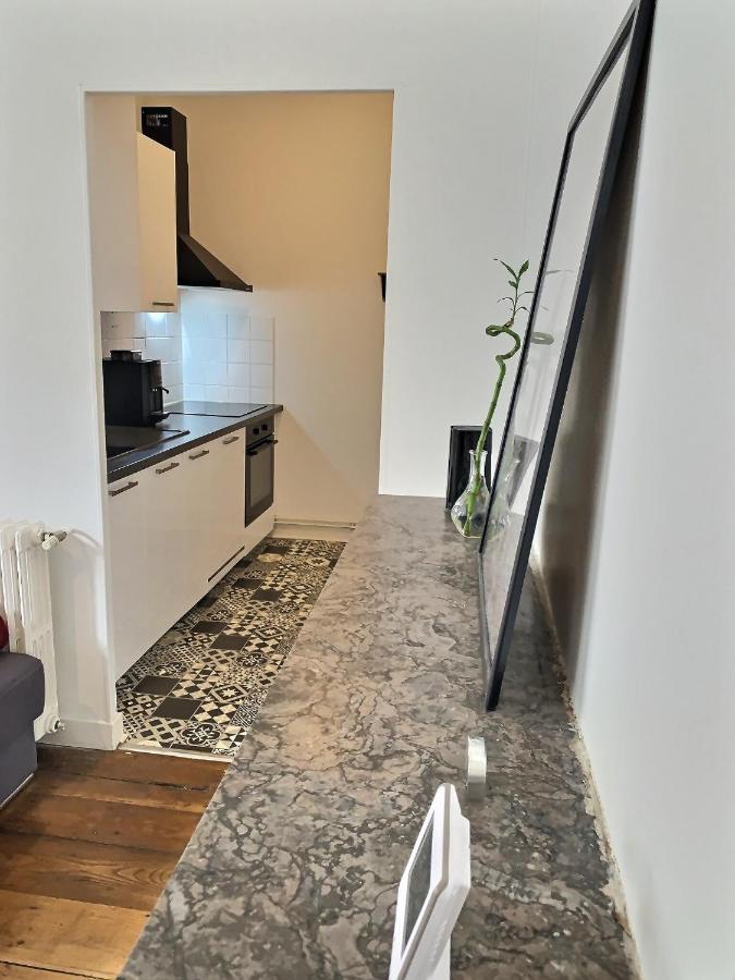 Wonderhost, Superbes Volumes Et Charme De L'Ancien Apartment โป ภายนอก รูปภาพ