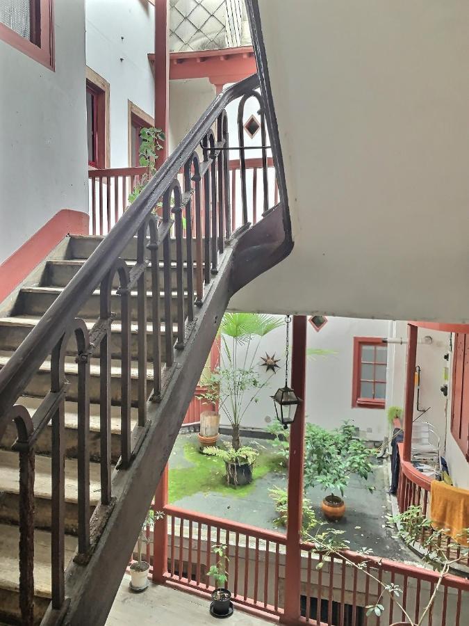 Wonderhost, Superbes Volumes Et Charme De L'Ancien Apartment โป ภายนอก รูปภาพ