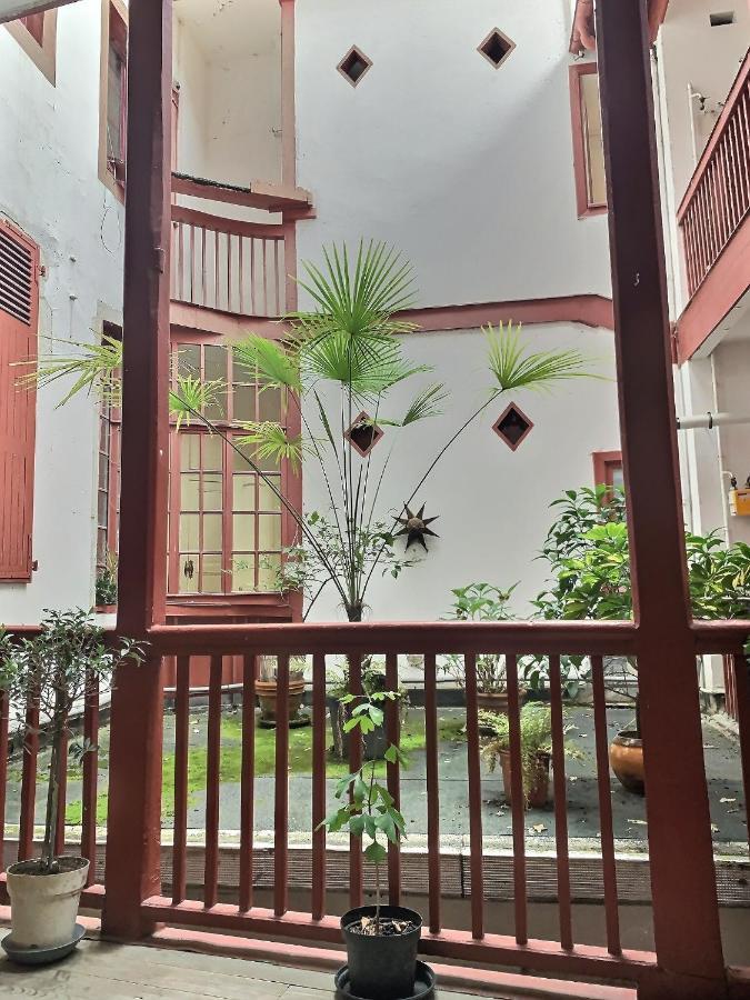 Wonderhost, Superbes Volumes Et Charme De L'Ancien Apartment โป ภายนอก รูปภาพ